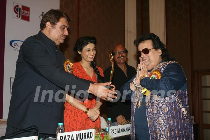 Raza Murad, Ragini Khanna, Bappi Lahiri and Avtaar Gill at Golden Achiever Awards 2012