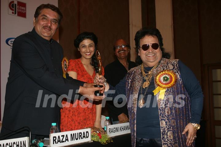 Raza Murad, Ragini Khanna, Bappi Lahiri and Avtaar Gill at Golden Achiever Awards 2012