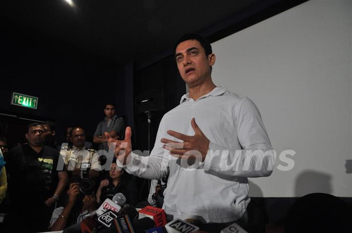 Aamir Khan during his first Television Reality Show unveiled with the song of “Satyamev Jayate Satyamev Jayate”