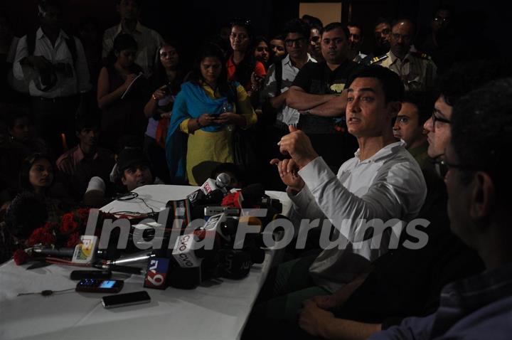 Aamir Khan during his first Television Reality Show unveiled with the song of “Satyamev Jayate Satyamev Jayate”