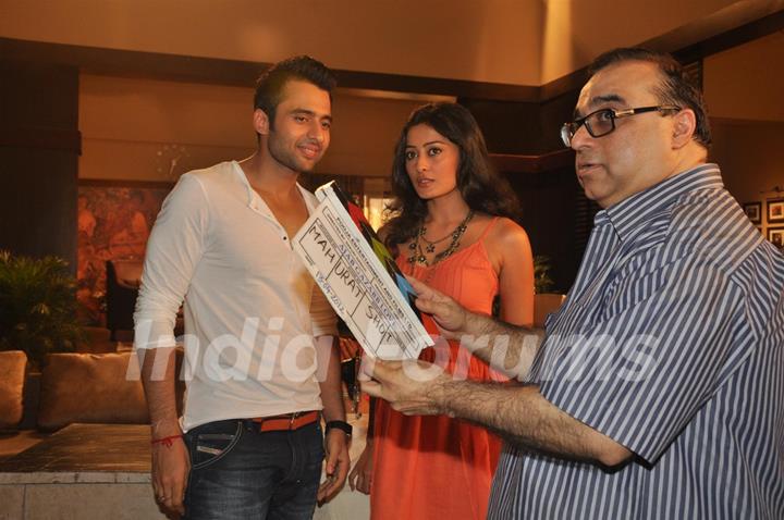 Jackky Bhagnani, Rajkumar Santoshi and Nidhi Subbaiah during the Mahurat of Movie “Ajab Gazabb Love”