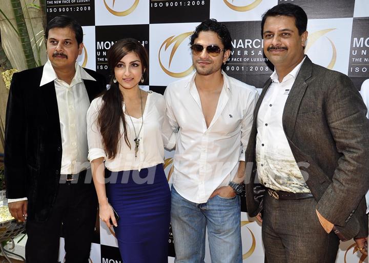 Gopal Thakur, Soha Ali, Kunal Khemu and Hasmukh Thakur at launch of Monarch Universal corporate office