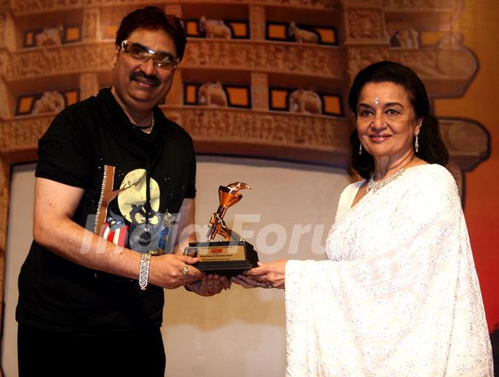 Kumar Sanu and Asha Parekh at Dr. Ambedkar Awards