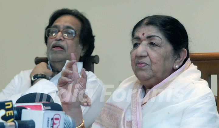 Mangeshkar family in press conference at their residence Prabhu Kunj for master Dinanath awards announcement. .