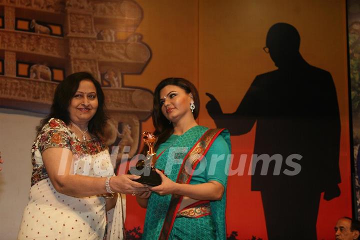 Geeta Shah and Rakhi Sawant at Dadasaheb Ambedkar Awards