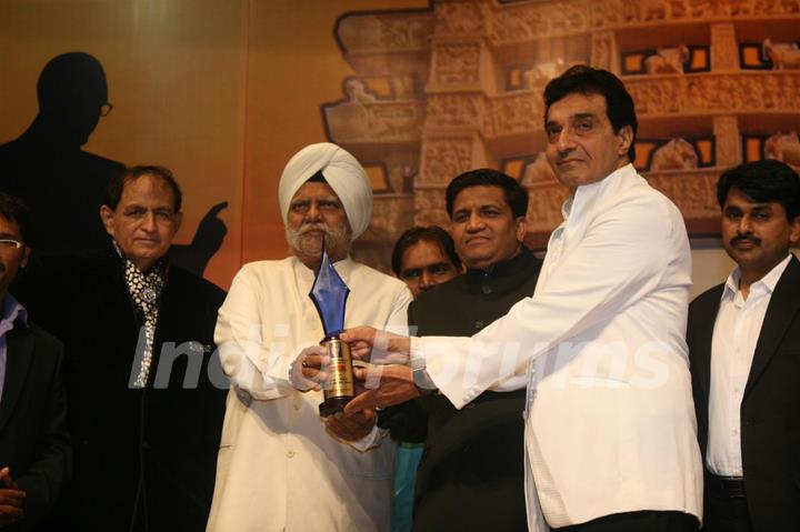 Shakeel Saifi, Dheeraj Kumar and Buta Singh at Dadasaheb Ambedkar Awards