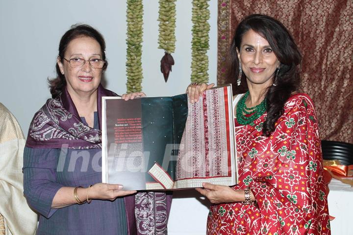 Pheroza Godrej and Shobha De at Soha Parekh sari book launch