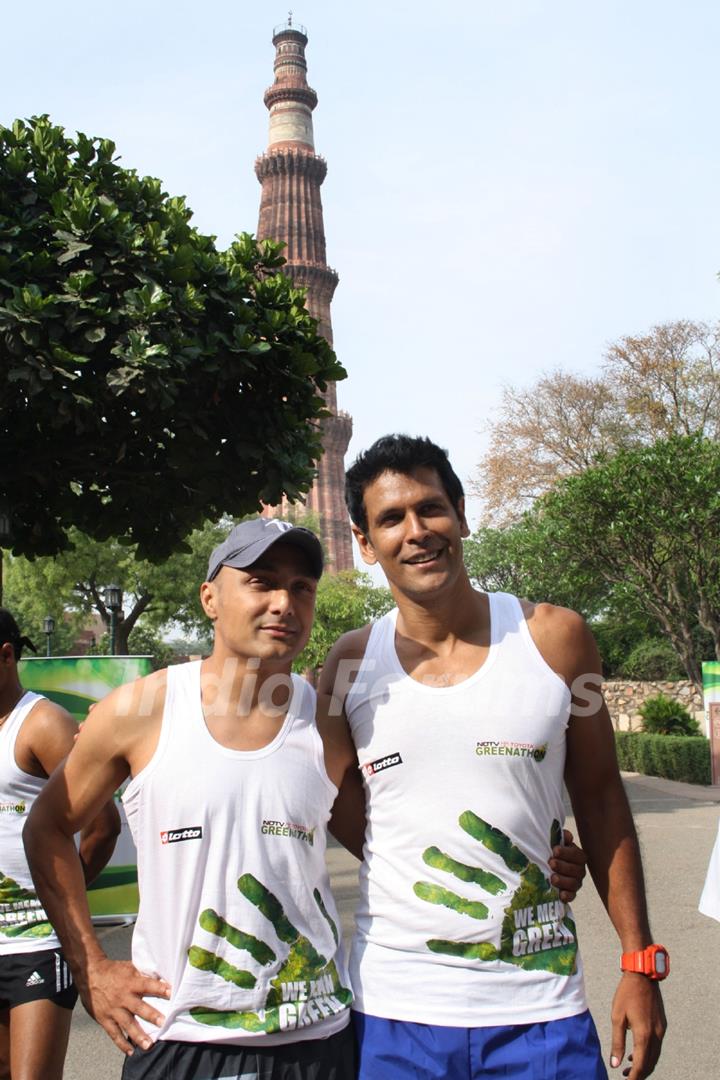 NDTV Green Runner Milind Soman starts his 1500 kilometers Run from Qutub Minar, New Delhi to Mumbai. .