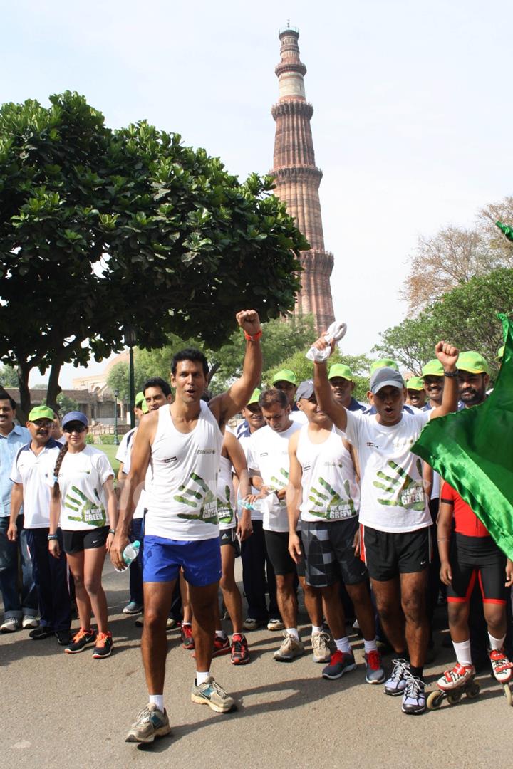 NDTV Green Runner Milind Soman starts his 1500 kilometers Run from Qutub Minar, New Delhi to Mumbai. .