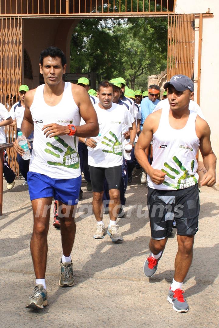 NDTV Green Runner Milind Soman starts his 1500 kilometers Run from Qutub Minar, New Delhi to Mumbai. .