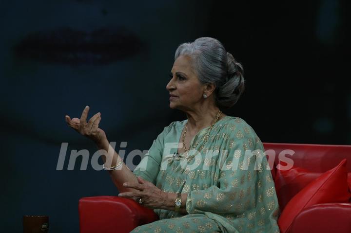 Waheeda Rehman on the sets of Isi Ka Naam Zindagi