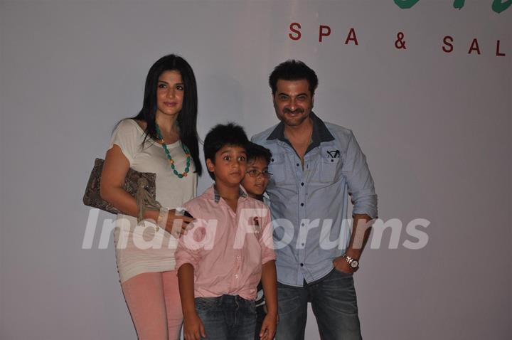 Sanjay Kapoor and Maheep Kapoor at Launch of Kallista Spa