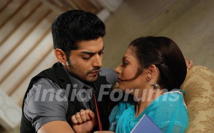 Gurmeeet Choudhary and Drashti Dhami