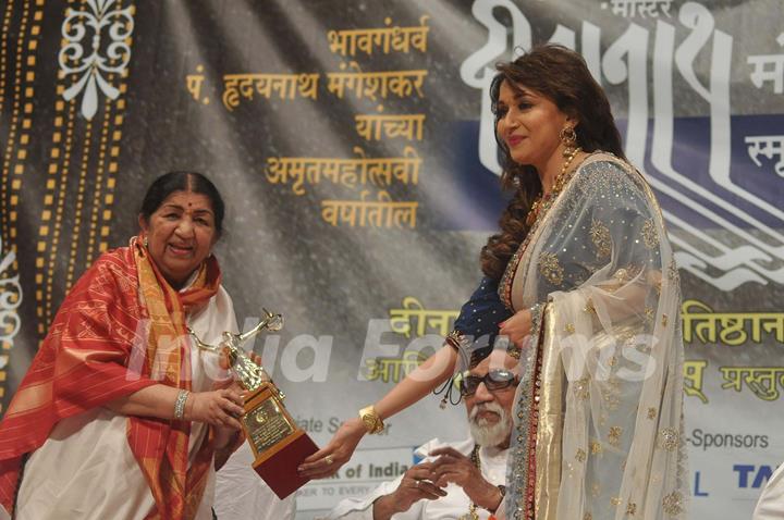 Madhuri Dixit and Lata Mangeshkar at Dinanath Mangeshkar Awards