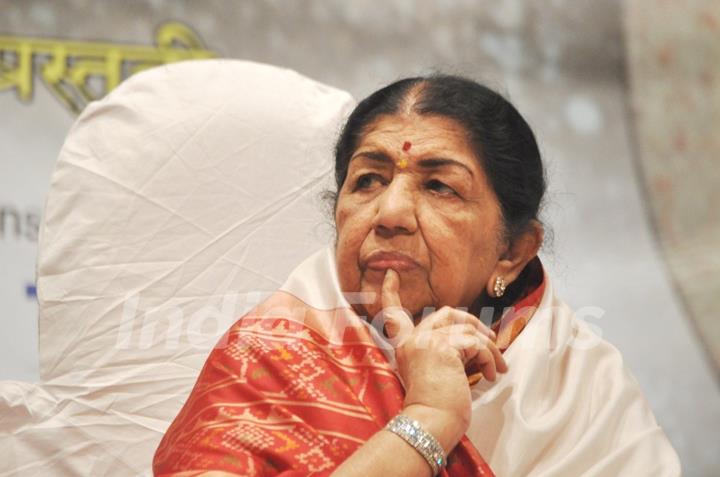 Lata Mangeshkar at Master Dinanath Mangeshkar Awards 2012