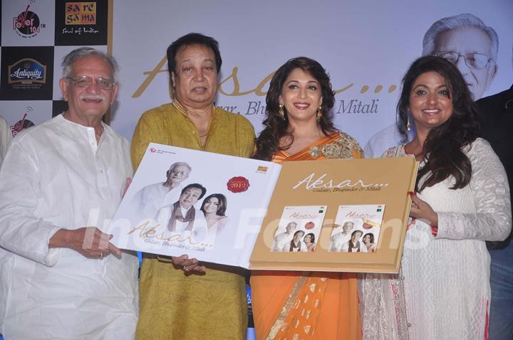 Gulzar, Bhupinder Singh, Madhuri Dixit and Mitali Singh at the launch of Gulzar's Album 'Aksar'