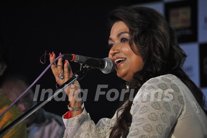 Mitali Singh at Launch of Bhupinder-Mitali Singh-Gulzar's album 'Aksar'