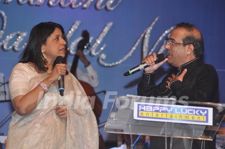 Suresh Wadkar and Kavita Krishnamurthy at Laxmikant Pyarelal night