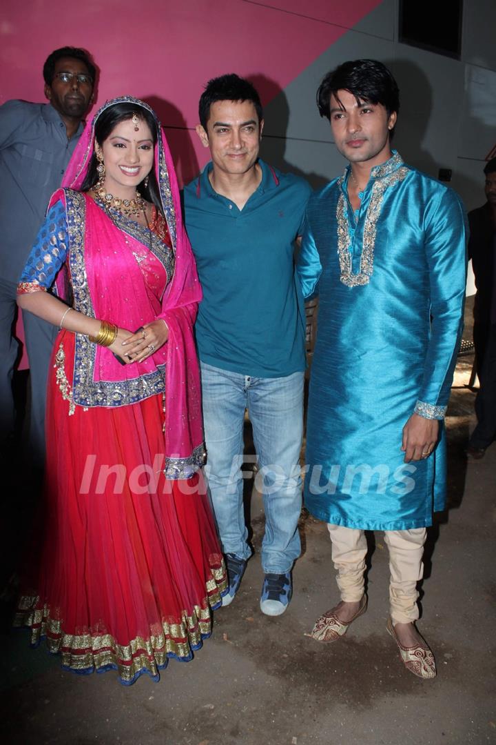 Aamir Khan promotes Satyamev Jayate on star plus serial Diya Aur Baati