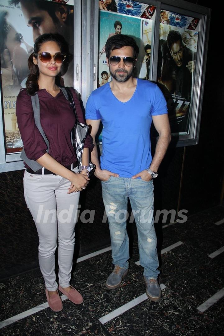 Emraan Hashmi and Esha Gupta promote 'Jannat 2' at Gaiety Theater