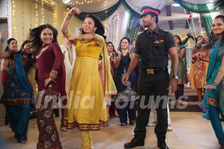 Malika, Deblina and Rehaan on sets of Sajda Tere Pyaar Mein