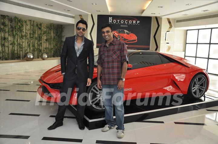 Jackky Bhagnani with Sanjay Gadhvi on the sets of Ajab Gazabb Love