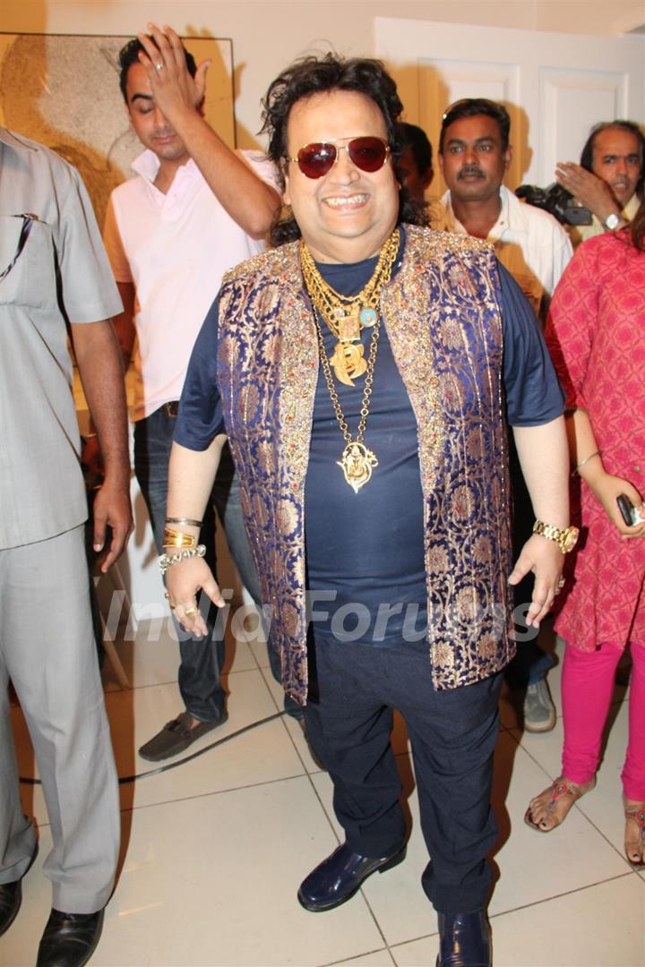 Bappi Lahiri at Mahurat of film Main Aur Mr. Riight