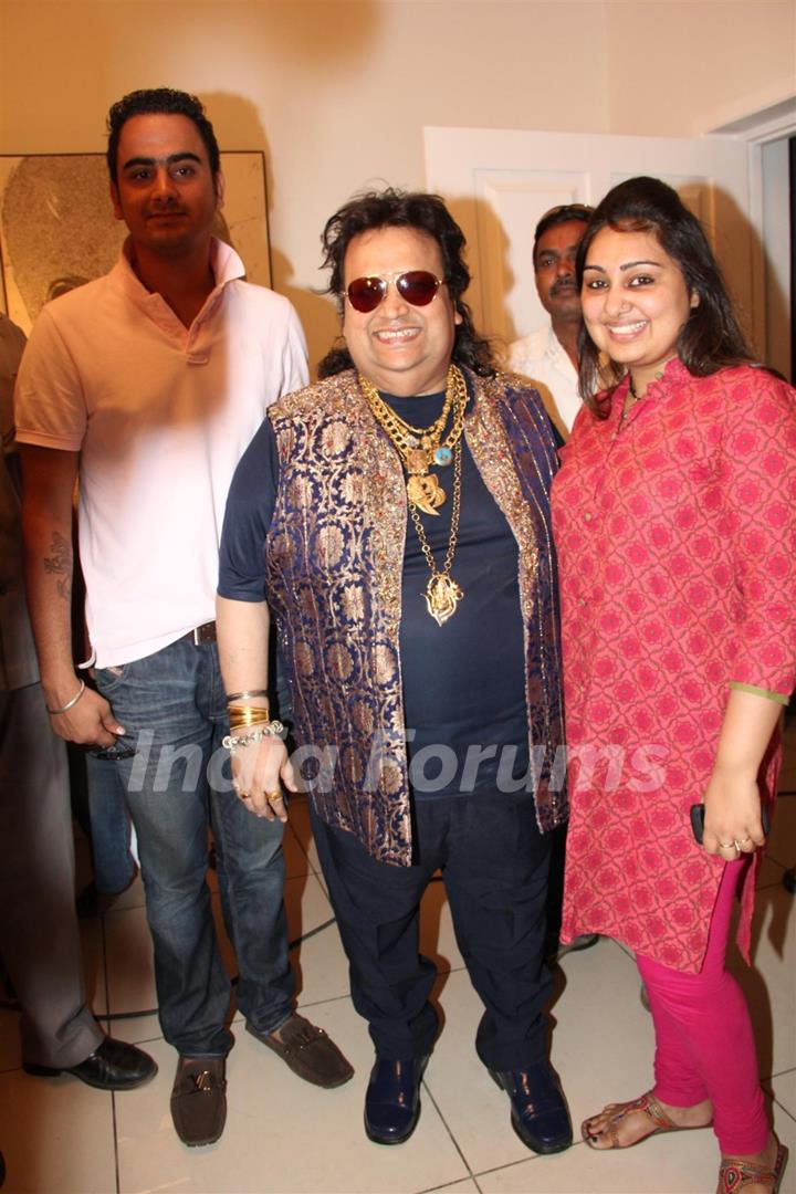 Pooja Gujral and Bappi Lahiri at Mahurat of film Main Aur Mr. Riight