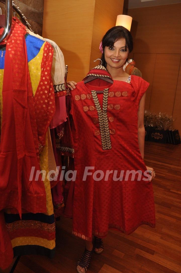 Deepshika at the new collection unveiling of designer Anita More