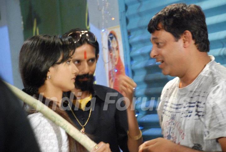 Rati Pandey, Akash Pandey and Mohit Jha on Hitler Didi set