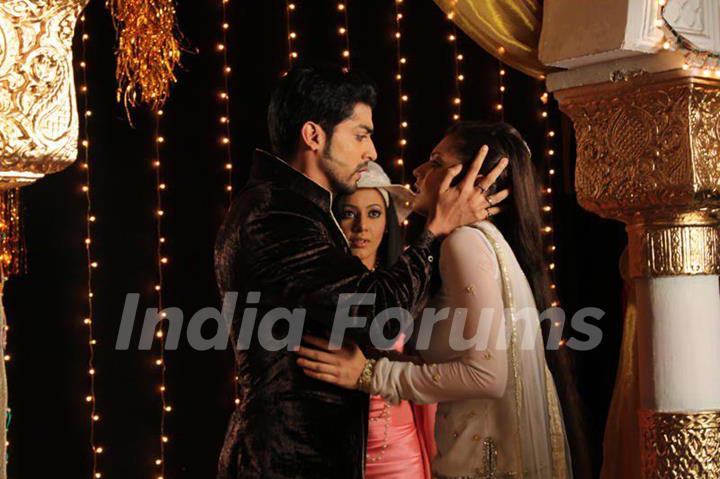 Drashti Dhami & Gurmeet Choudhury