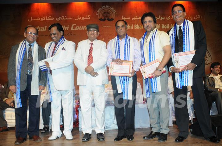 Chandru Punjabee, Govinda, Pahlaj Nihalani, Harsh Punjabi, Lachhman Chatnani at Mother Teresa Award