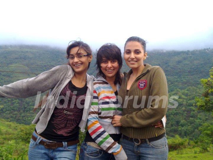 Rati Pandey, Navina Bole and Ashwini