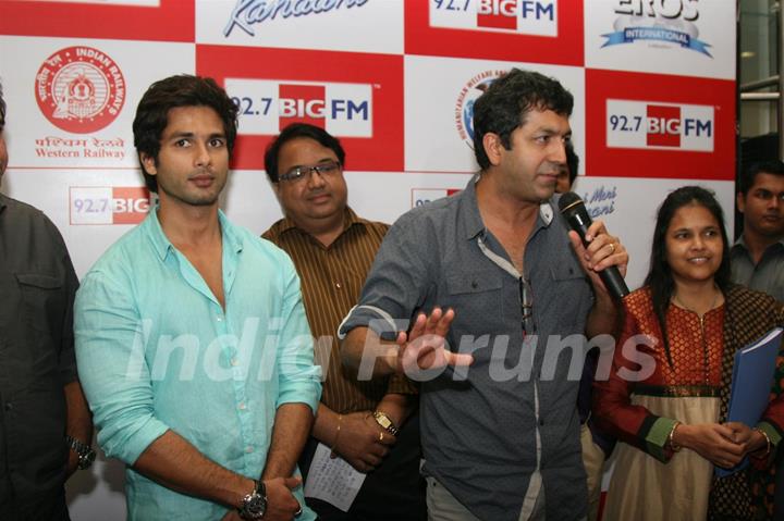 Shahid Kapoor with Kunal Kohli promotes film Teri Meri Kahani at Big FM