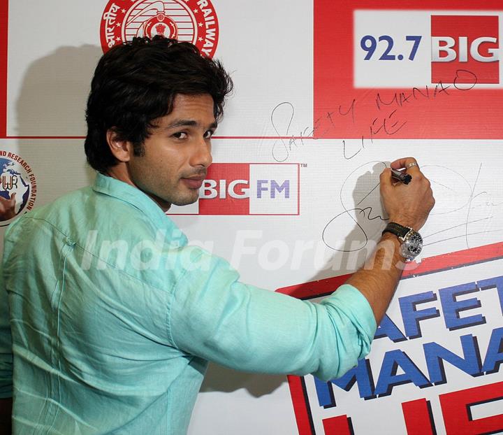 Shahid Kapoor promotes film Teri Meri Kahani at Big FM