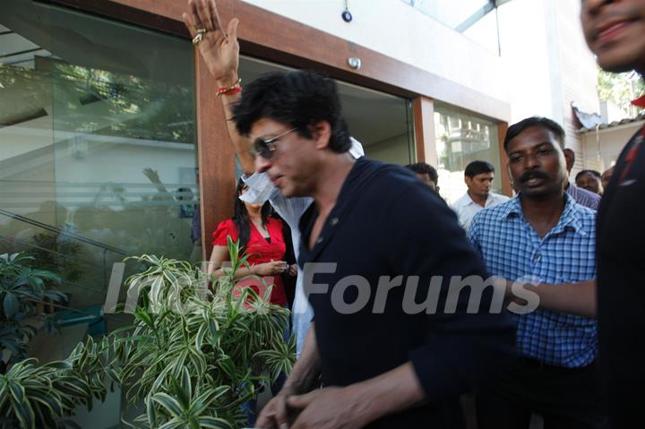 Shah Rukh Khan holds press conference at his bungalow Mannat