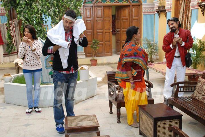 Sumit Vats , Smita Singh & Akash Pandey in Hitler didi set