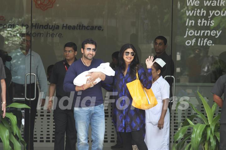 Shilpa Shetty discharged from hospital with her baby boy and husband Raj Kundra