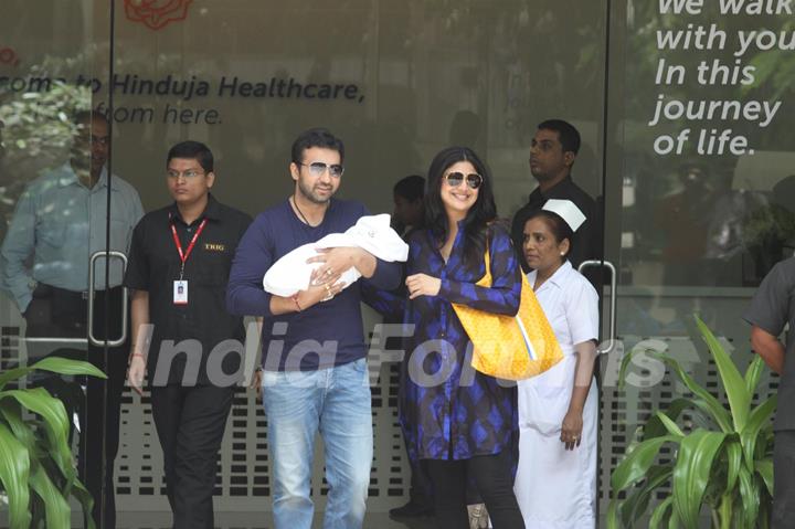 Shilpa Shetty discharged from hospital with her baby boy and husband Raj Kundra