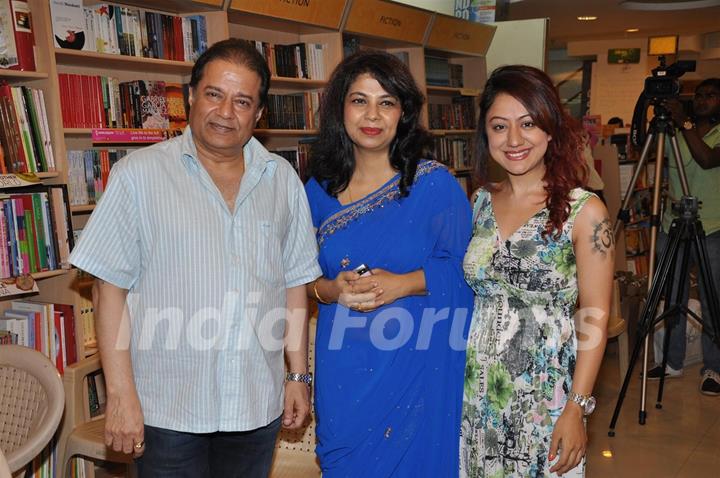Anup Jalota, Sucheta Bhattacharjee at Shaan launches album Love Bandish Bliss by Sucheta