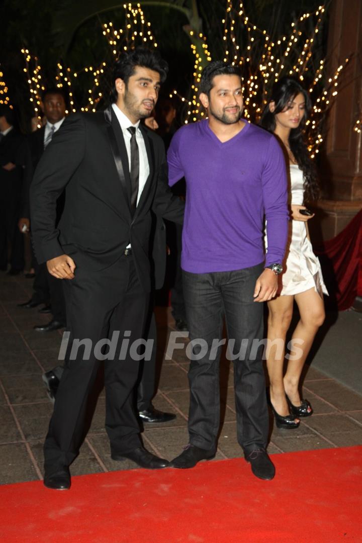 Arjun Kapoor with Aftab Shivdasani at Karan Johar's 40th Birthday Party