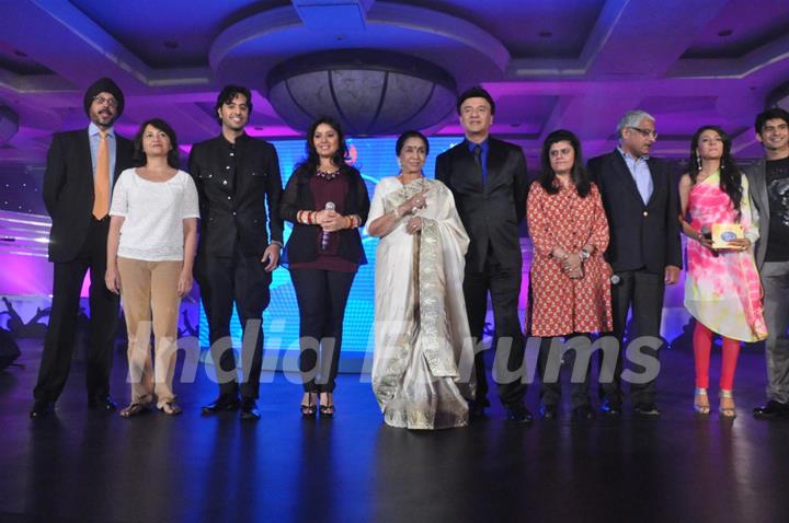 Salim, Sunidhi, Asha Bhosle, Anu Malik, Mini & Hussain at Launch of sixth season of Indian Idol