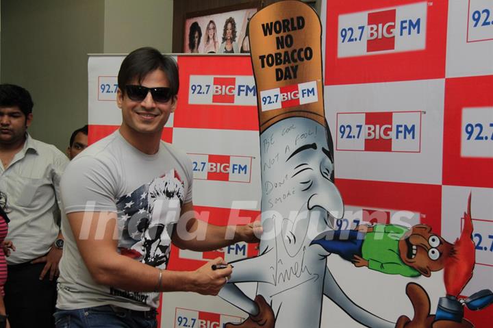 Vivek Oberoi Flags Off ‘Cigarette Bhujao Life Banao’ Campaign