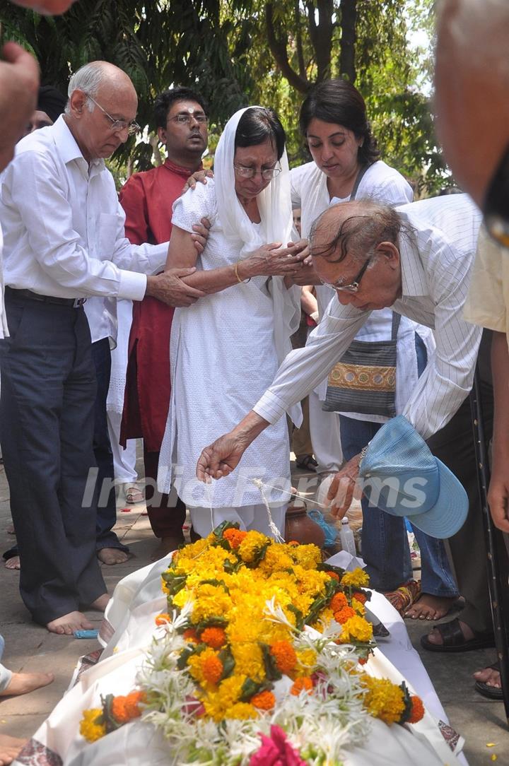 Suresh Hirani's funeral