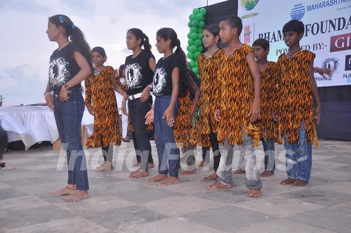 Bollywood celebrities Shankar, Ehsaan, Loy, Anu Malik, Kunal Ganjawala, Poonam Dhillon, Dolly Bindra at world environment day celebrations in Mumbai. .