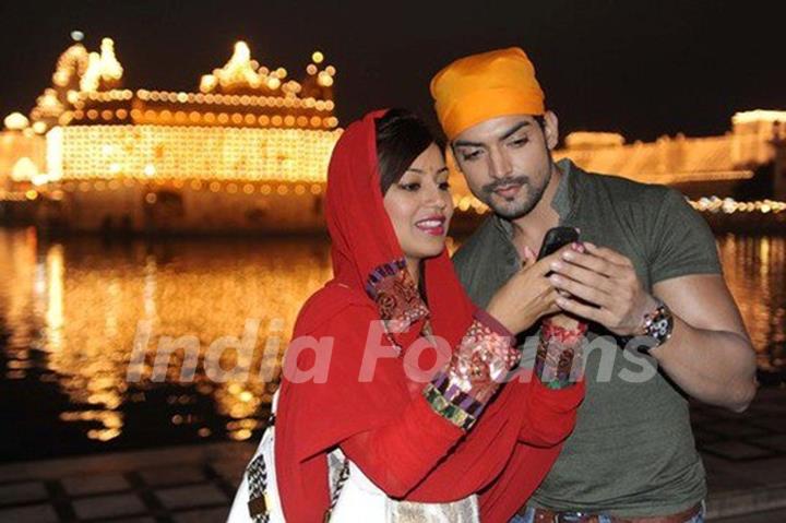 Gurmeet and Debina at Golden Temple, Amritsar