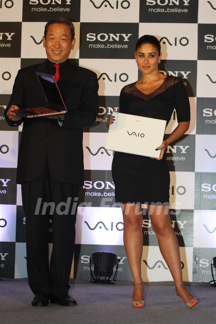 Kareena Kapoor unveils Sony Viao's new range