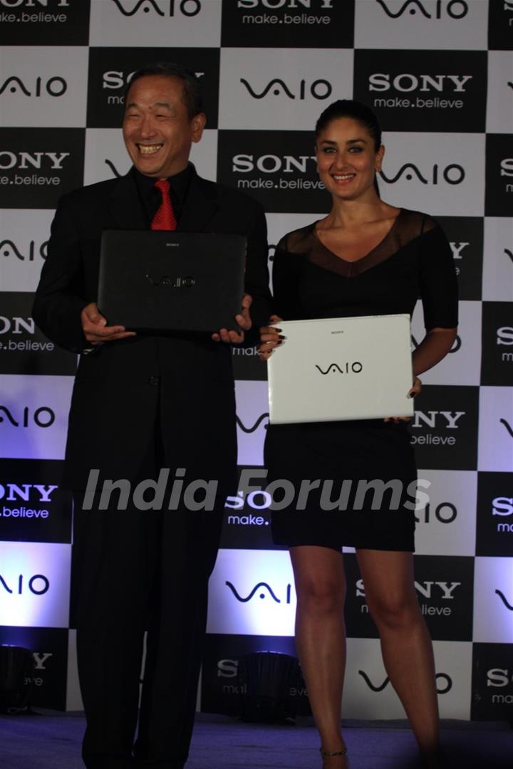 Kareena Kapoor unveils Sony Viao's new range