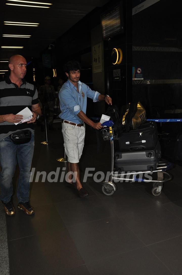 B-town Celebs leave for IIFA 2012