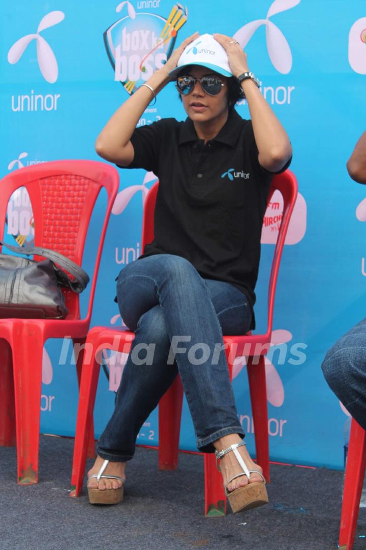 Bollywood celebrity Mandira Bedi at Box Cricket Finale, Box Ka Boss at Lalit Kal Bhavan. .